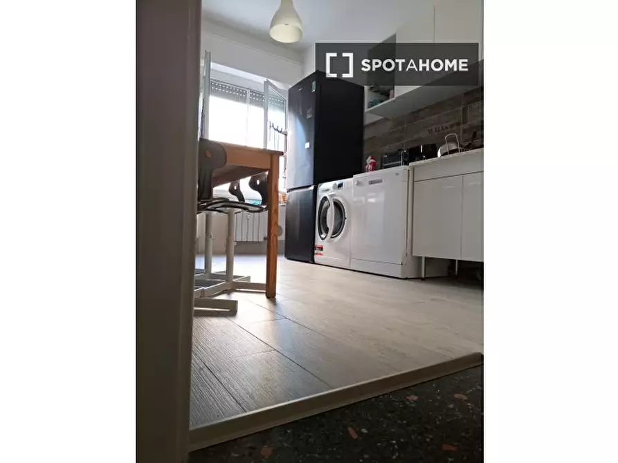 Immagine 2 di Camera condivisa in affitto  in Via Aldo Manuzio a Genova