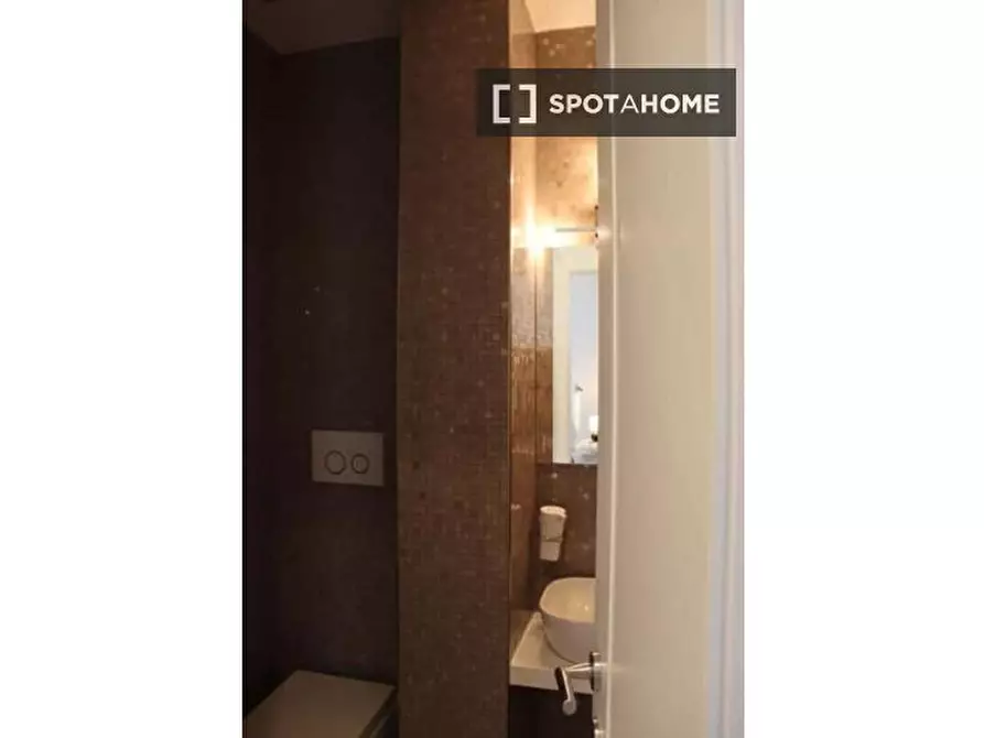 Immagine 15 di Appartamento in affitto  in Via Silvestri a Roma