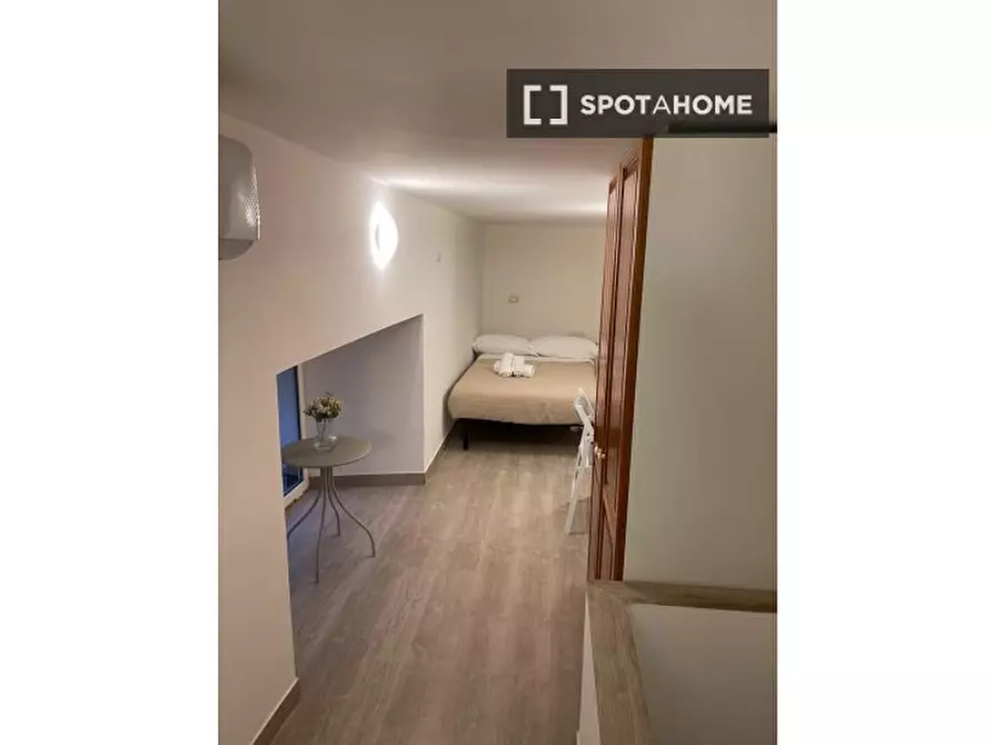 Immagine 5 di Appartamento in affitto  in Via dei Tribunali a Napoli