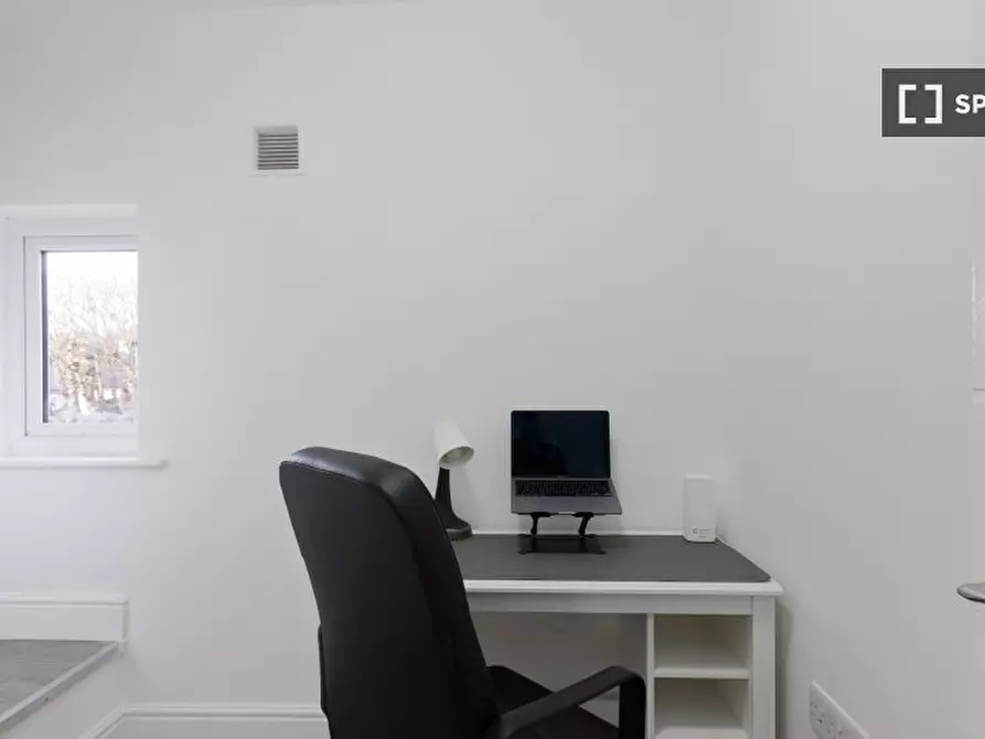 Immagine 14 di Appartamento in affitto  in Windermere Rd a Croydon