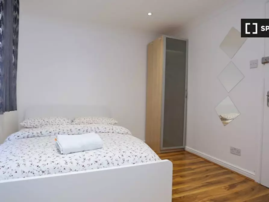 Immagine 2 di Camera condivisa in affitto  in Lytham Cl a Eltham