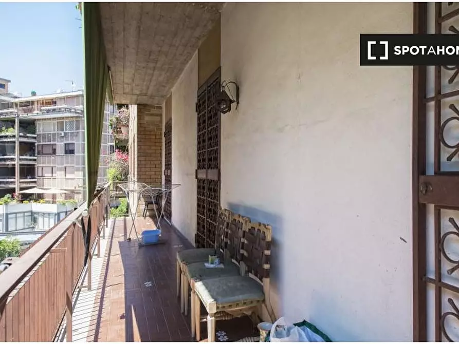 Immagine 10 di Camera condivisa in affitto  in Via Francesco Orestano a Roma