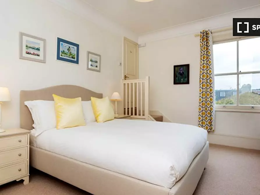 Immagine 8 di Appartamento in affitto  in Second floor flat a Hammersmith
