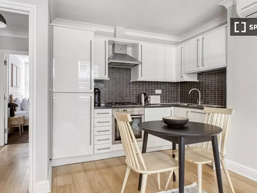 Immagine 6 di Appartamento in affitto  in A Villiers St a 