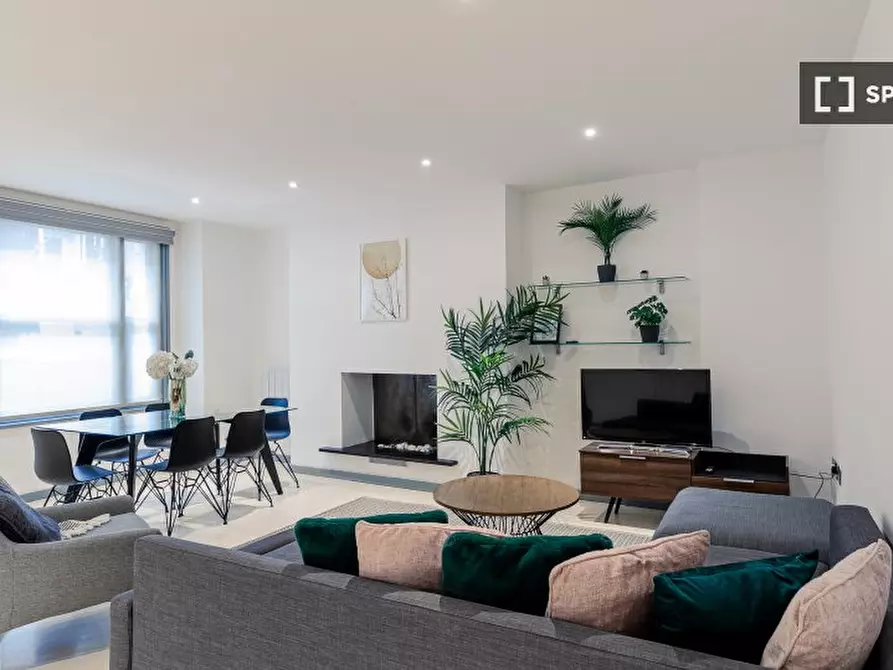 Immagine 8 di Appartamento in affitto  in Lower Ground a Kensington