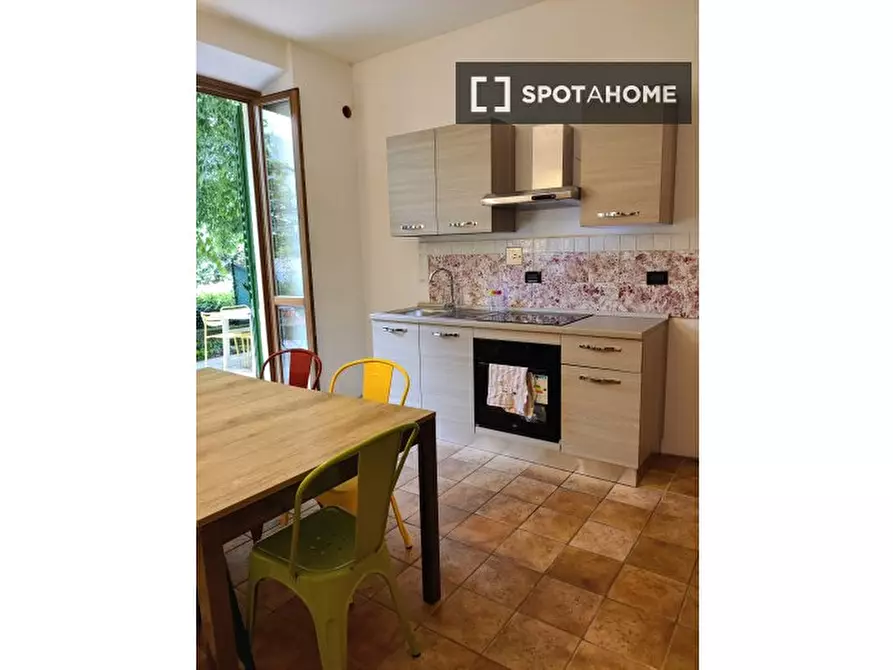 Immagine 11 di Camera condivisa in affitto  in Via delle Cento Stelle a Firenze