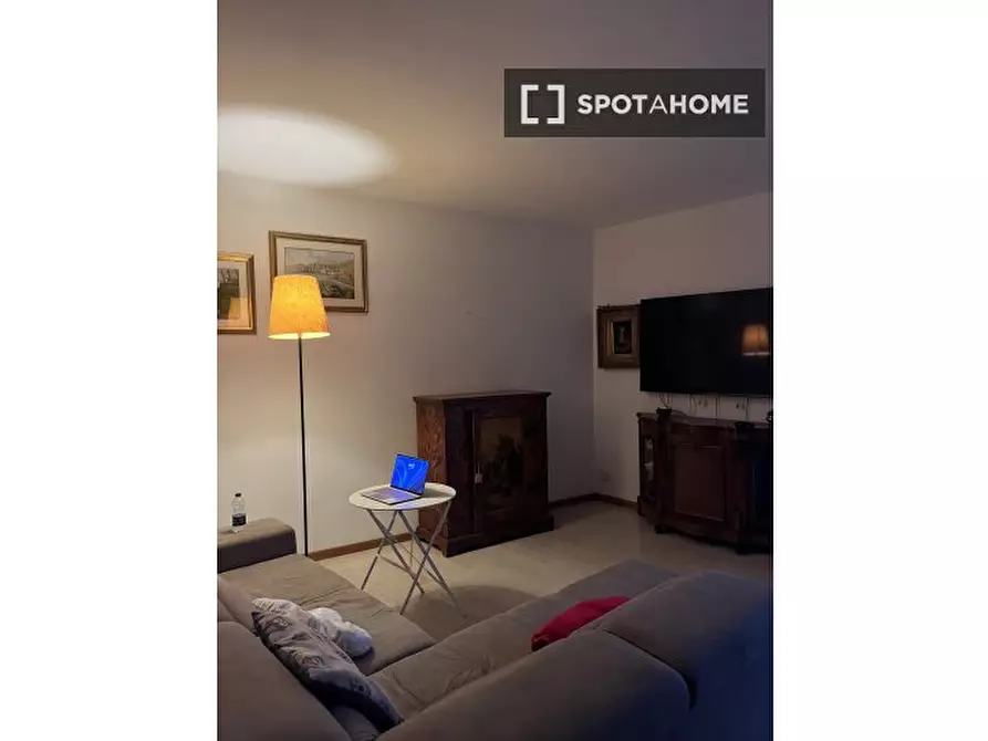 Immagine 7 di Camera condivisa in affitto  in Viale Londra a Roma