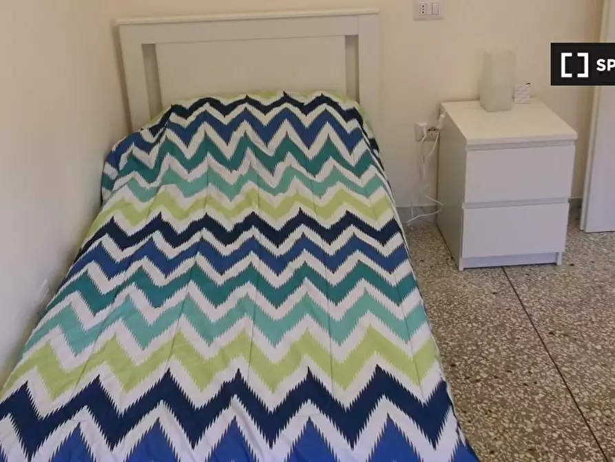 Immagine 3 di Camera condivisa in affitto  in Via Domenico Quaranta a Napoli