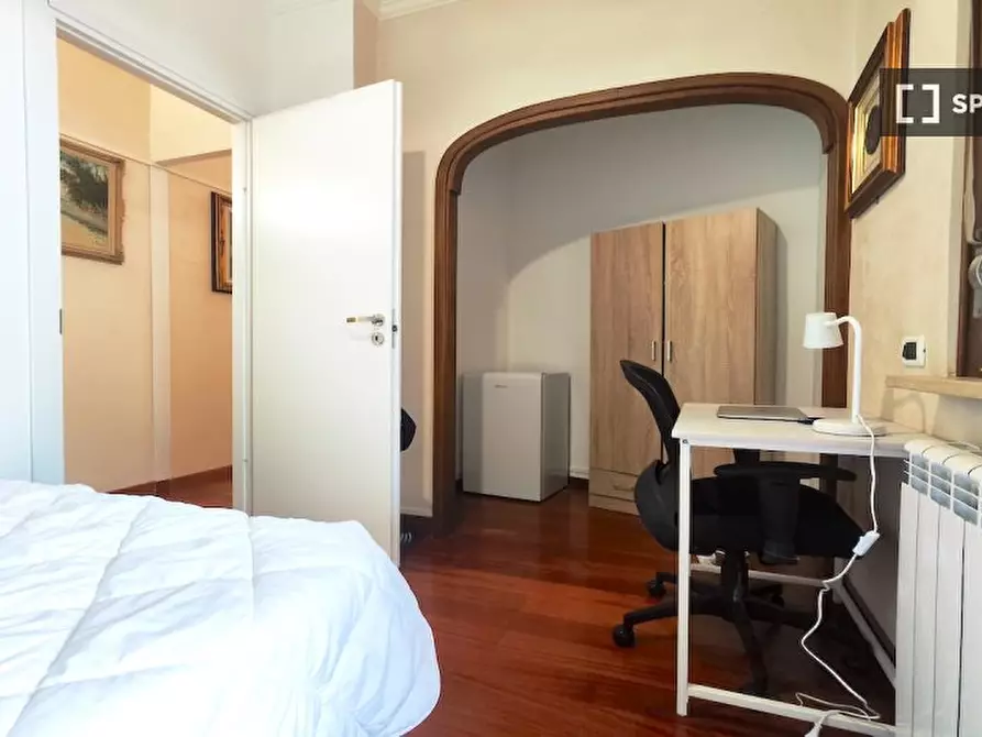 Immagine 3 di Camera condivisa in affitto  in Largo Valerio Bacigalupo a Roma