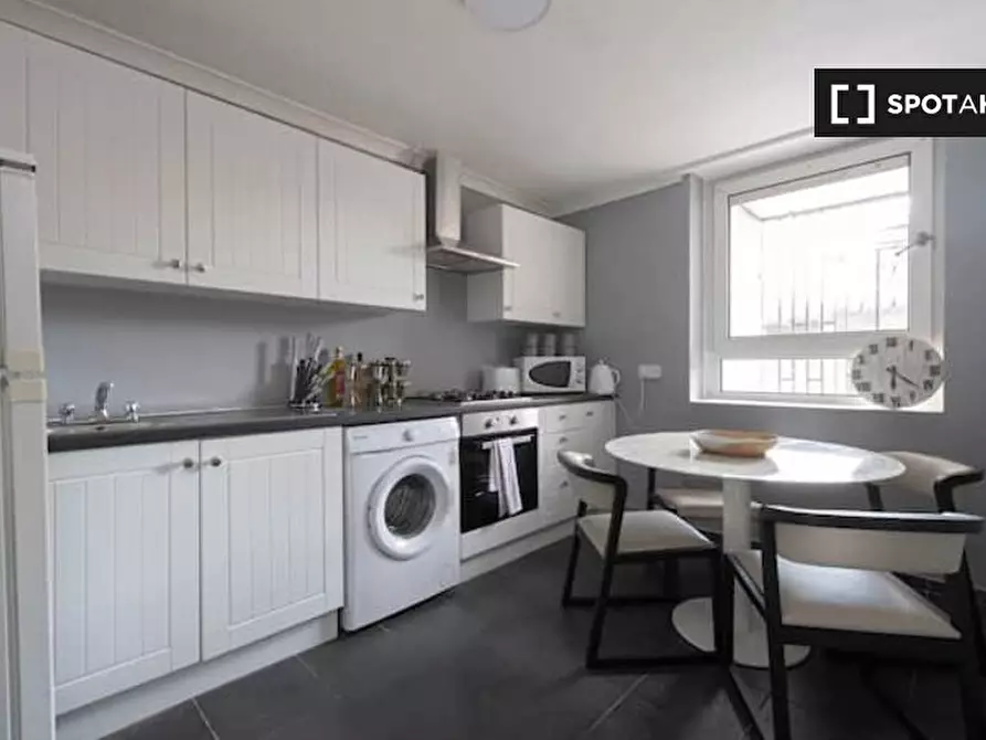 Immagine 13 di Appartamento in affitto  in Teviot St a Poplar