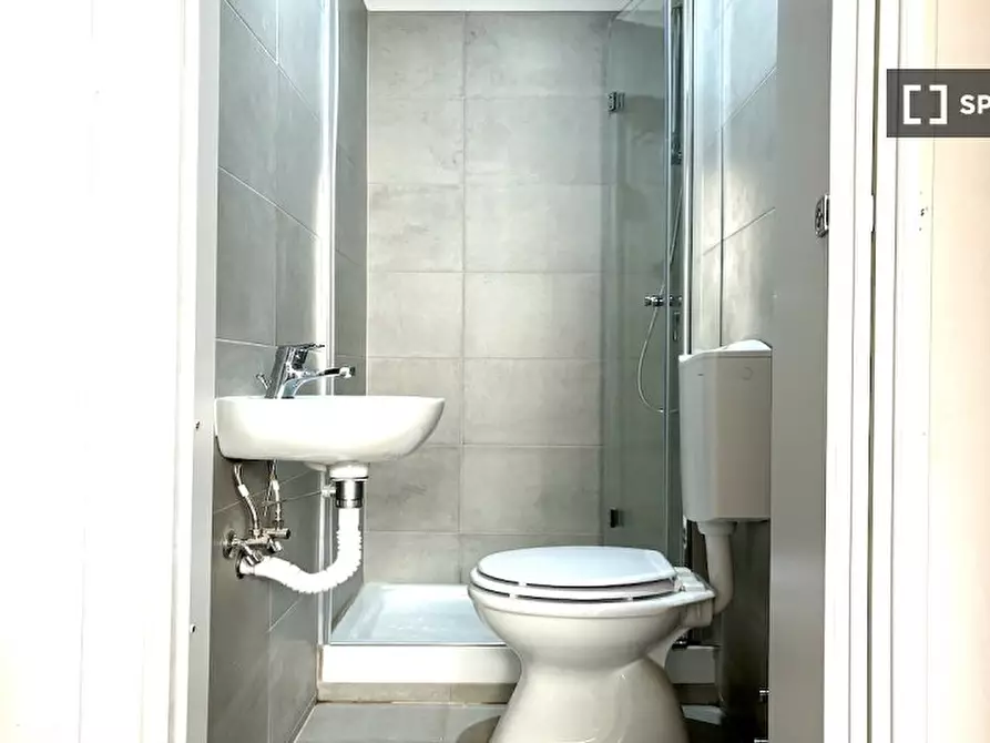 Immagine 7 di Camera condivisa in affitto  in Via Alessandro Brisse a Roma