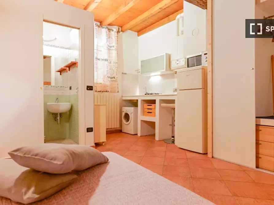 Immagine 12 di Ufficio in affitto  in Via Mirasole a Bologna