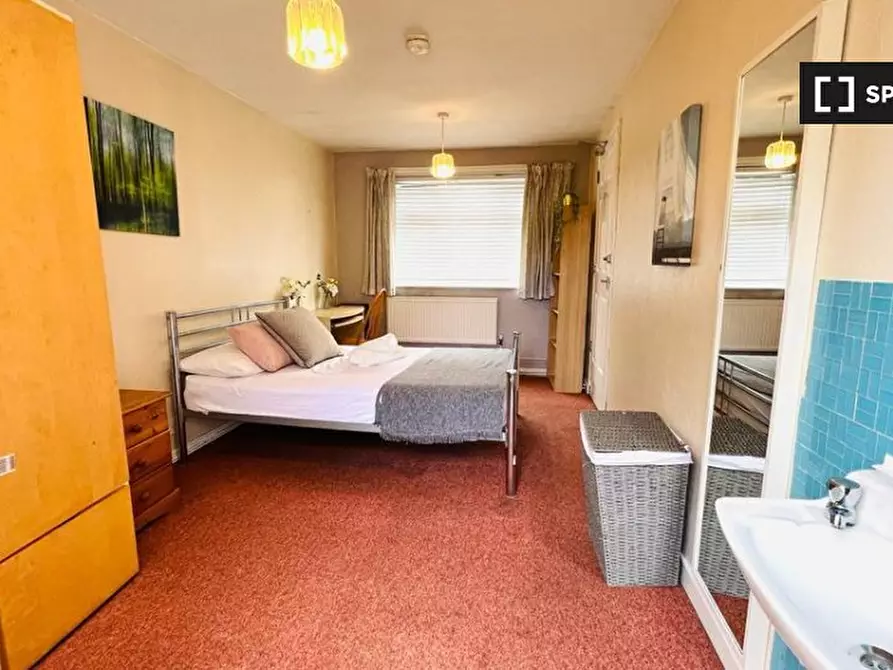 Immagine 8 di Camera condivisa in affitto  in Falling Ln a Hillingdon