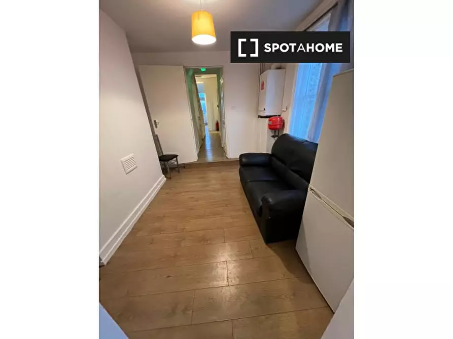 Immagine 3 di Camera condivisa in affitto  in Claremont Rd a Paddington