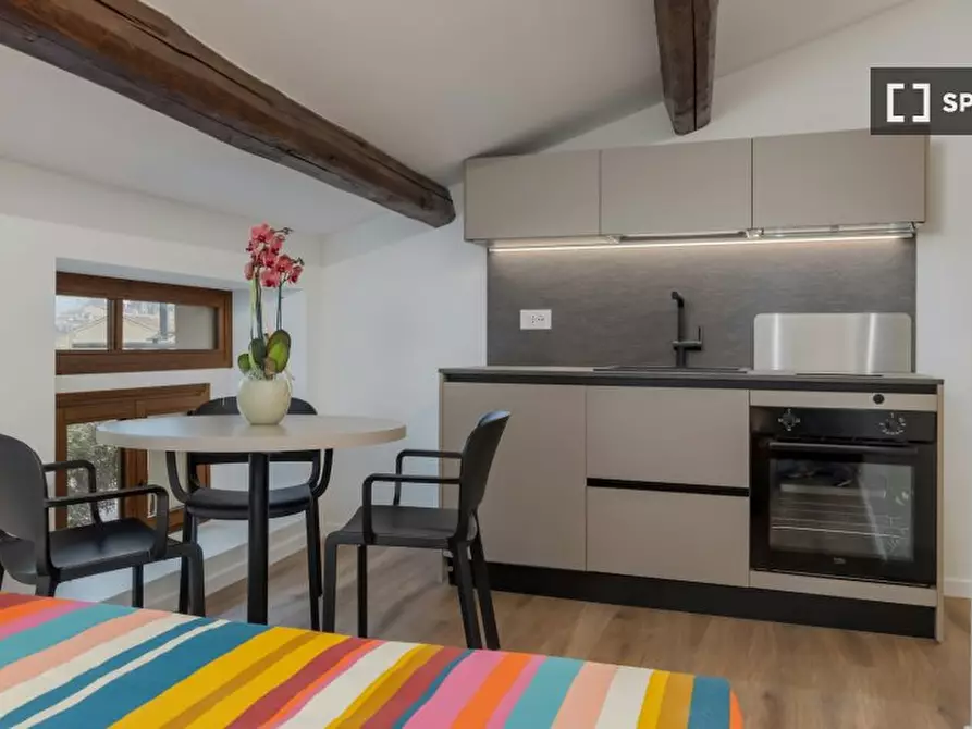 Immagine 1 di Camera condivisa in affitto  in Santa Caterina a Padova