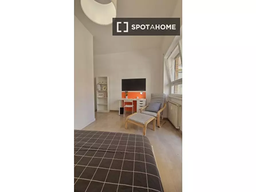 Immagine 3 di Camera condivisa in affitto  in Lungotevere di Pietra Papa a Roma