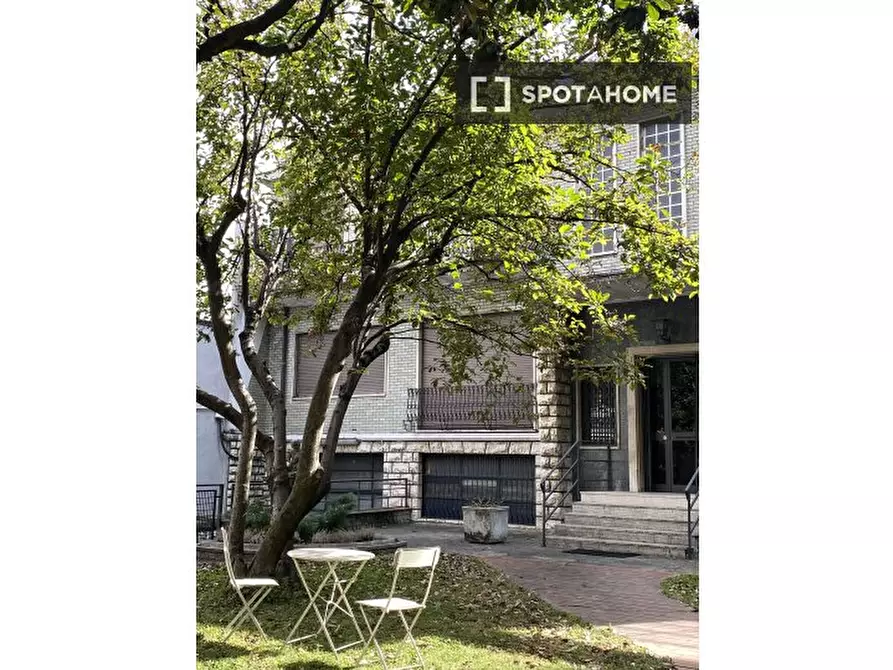 Immagine 17 di Camera condivisa in affitto  in Giovanni Maria a Milano