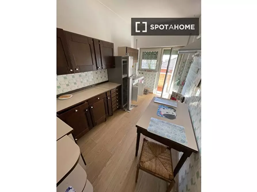 Immagine 2 di Camera condivisa in affitto  in Via Appia Nuova a Roma