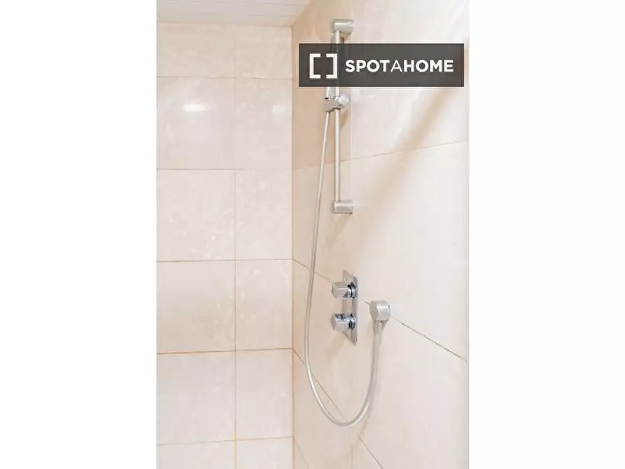 Immagine 18 di Appartamento in affitto  in flat a Bonnington, Lochend and Craigentinny