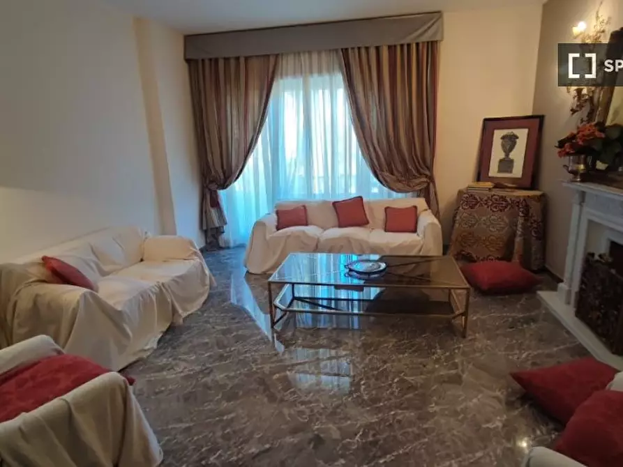 Immagine 5 di Camera condivisa in affitto  in Via della Camilluccia a Roma