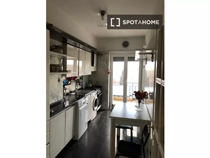 Immagine 13 di Camera condivisa in affitto  in Via Cipro a Roma