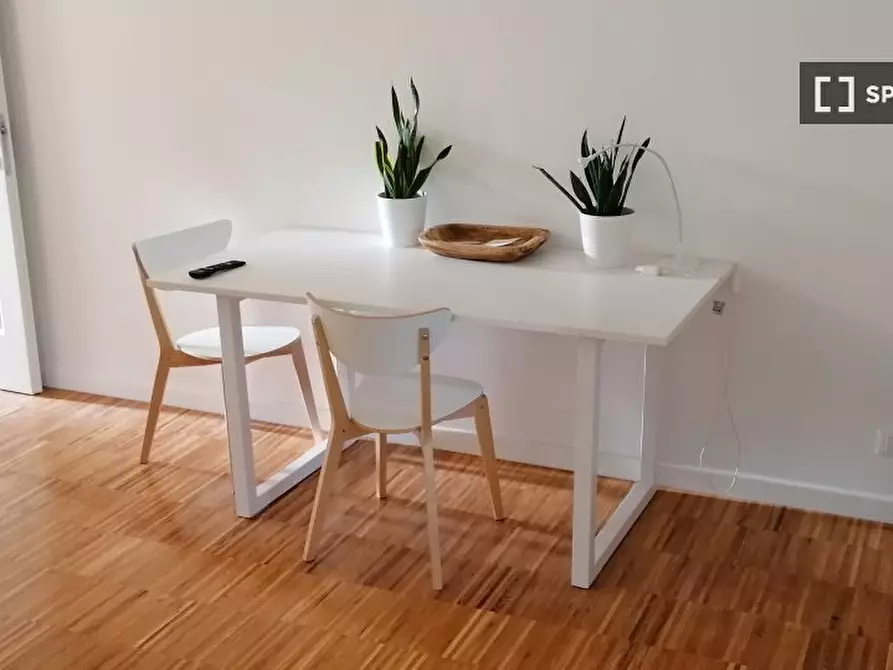 Immagine 2 di Camera condivisa in affitto  in Via dei Monti Lepini a Roma