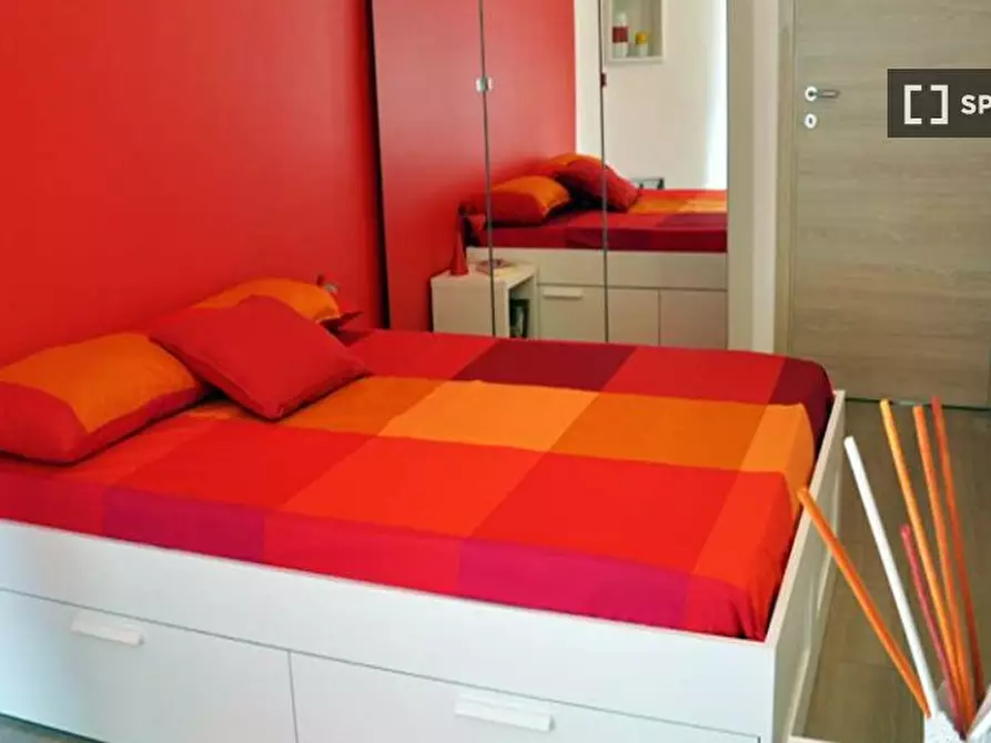 Immagine 1 di Camera condivisa in affitto  in Via Plinio a Milano