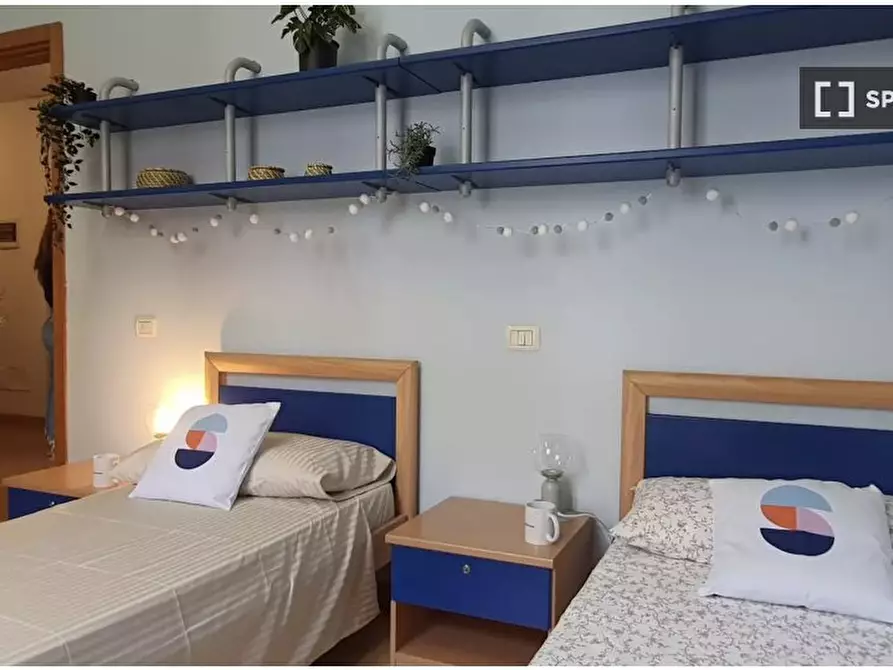 Immagine 3 di Camera condivisa in affitto  in Via Anton Giulio Barrili a Milano