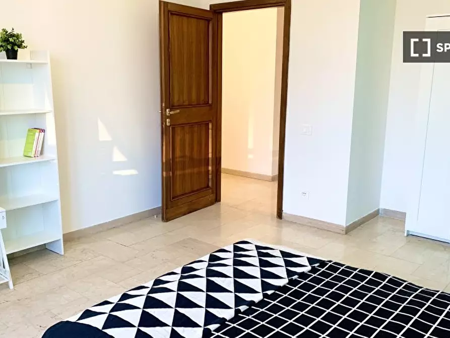 Immagine 2 di Camera condivisa in affitto  in VIALE F. REDI a Firenze