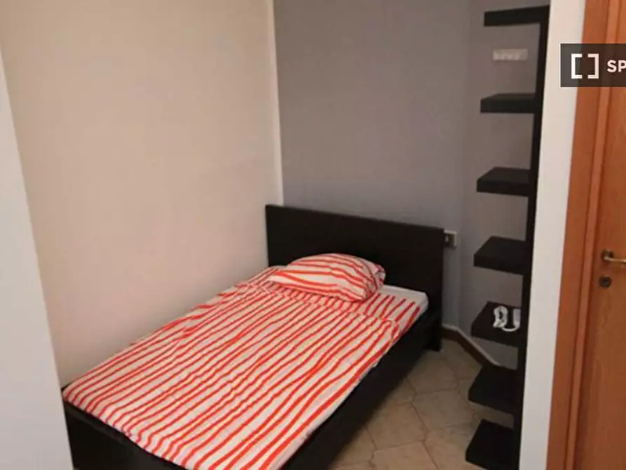 Immagine 5 di Camera condivisa in affitto  in Via Ulisse Salis a Milano