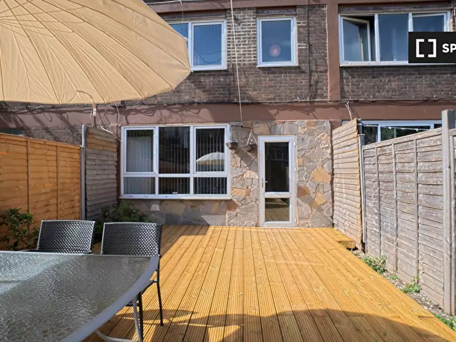 Immagine 9 di Camera condivisa in affitto  in Smythe St a Poplar