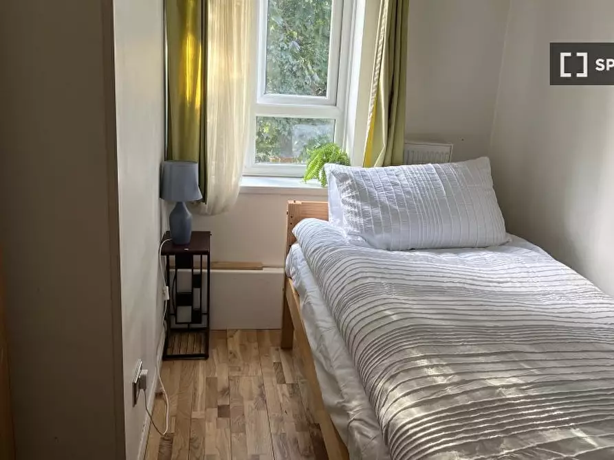 Immagine 1 di Camera condivisa in affitto  in Whitnell Way a Wandsworth