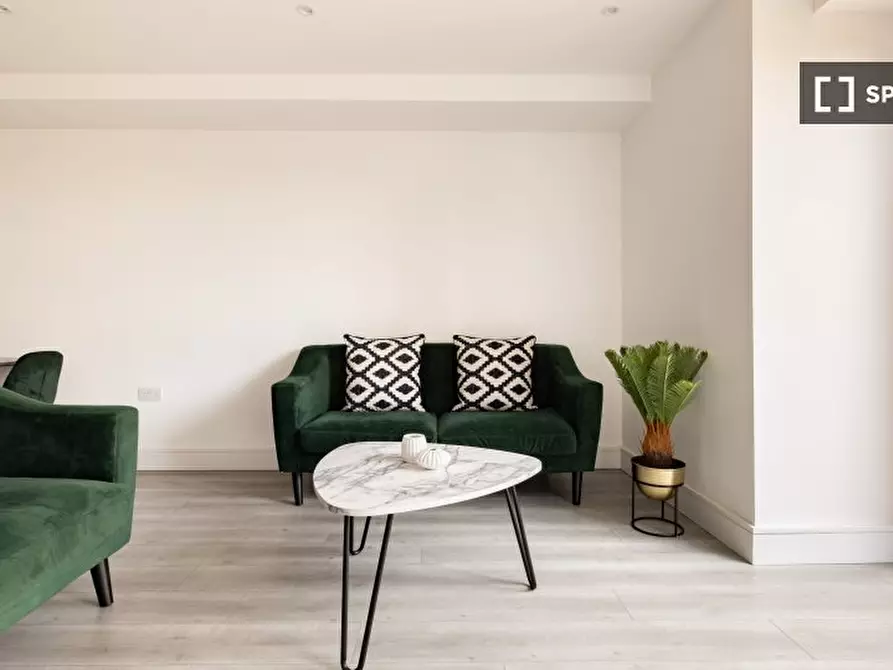 Immagine 14 di Appartamento in affitto  in Harlequin Ave a Hounslow