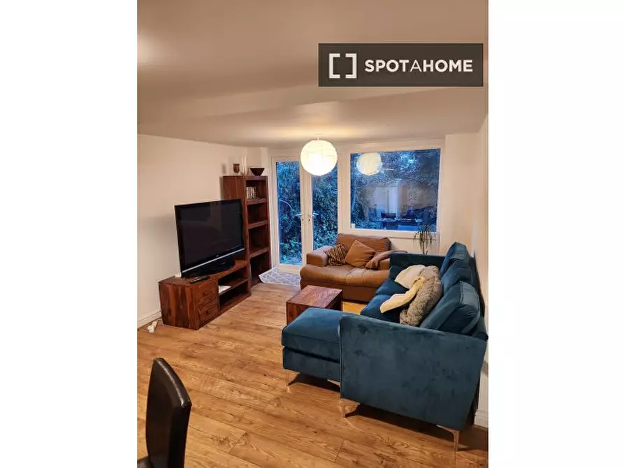 Immagine 1 di Appartamento in affitto  in Penderyn Way a Islington