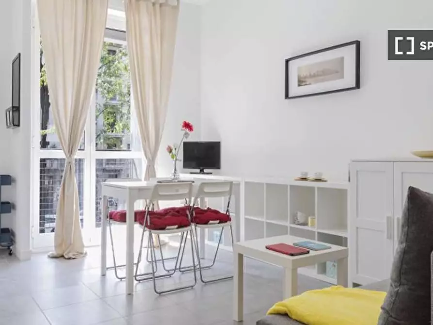 Immagine 8 di Camera condivisa in affitto  in VIA PISANELLO a Milano