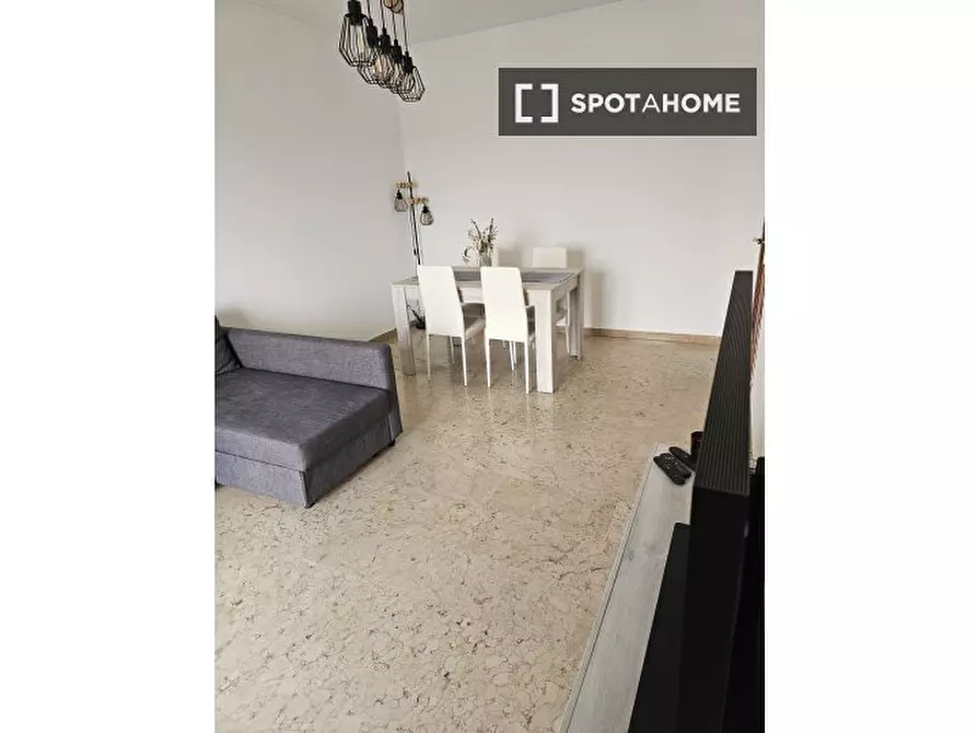 Immagine 1 di Appartamento in affitto  in Viale della Serenissima a Roma