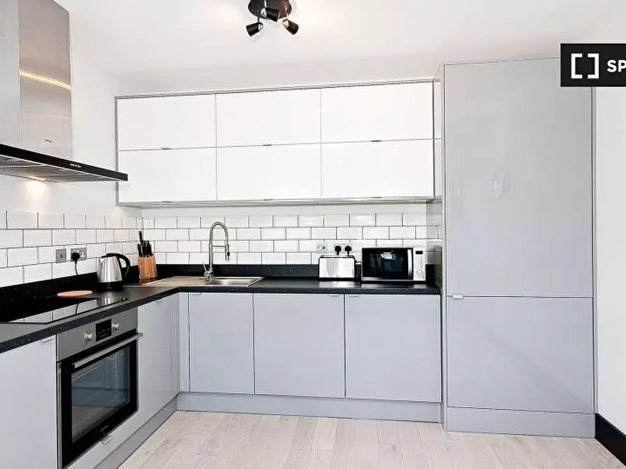 Immagine 6 di Appartamento in affitto  in Flat Heinze Building a Islington