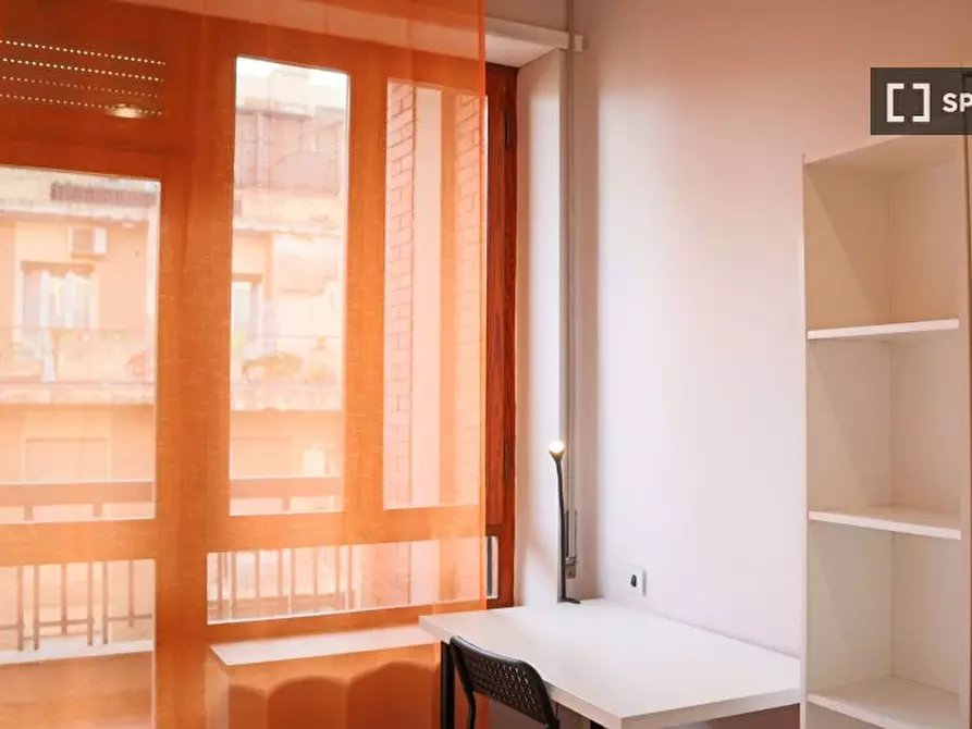 Immagine 2 di Camera condivisa in affitto  in Via tigellio a Cagliari