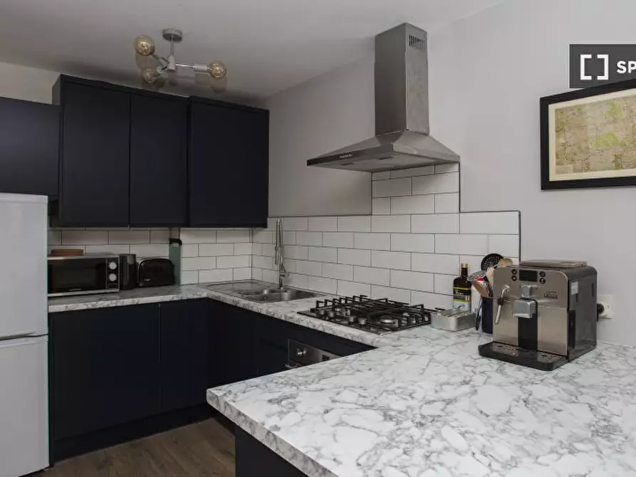 Immagine 14 di Appartamento in affitto  in Hemming St a Poplar