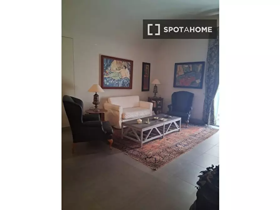 Immagine 8 di Appartamento in affitto  in Via Chiaia a Napoli