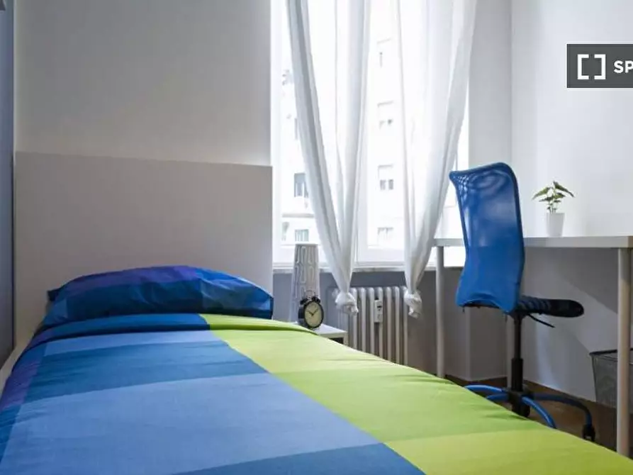 Immagine 2 di Camera condivisa in affitto  in Via Vincenzo Monti a Milano