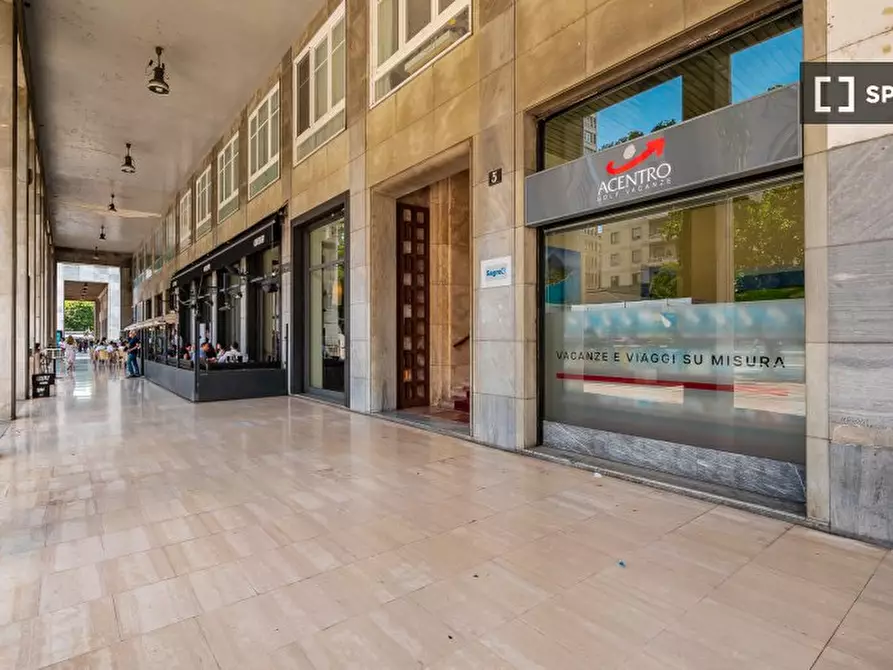 Immagine 17 di Appartamento in affitto  in Via Vittor Pisani a Milano