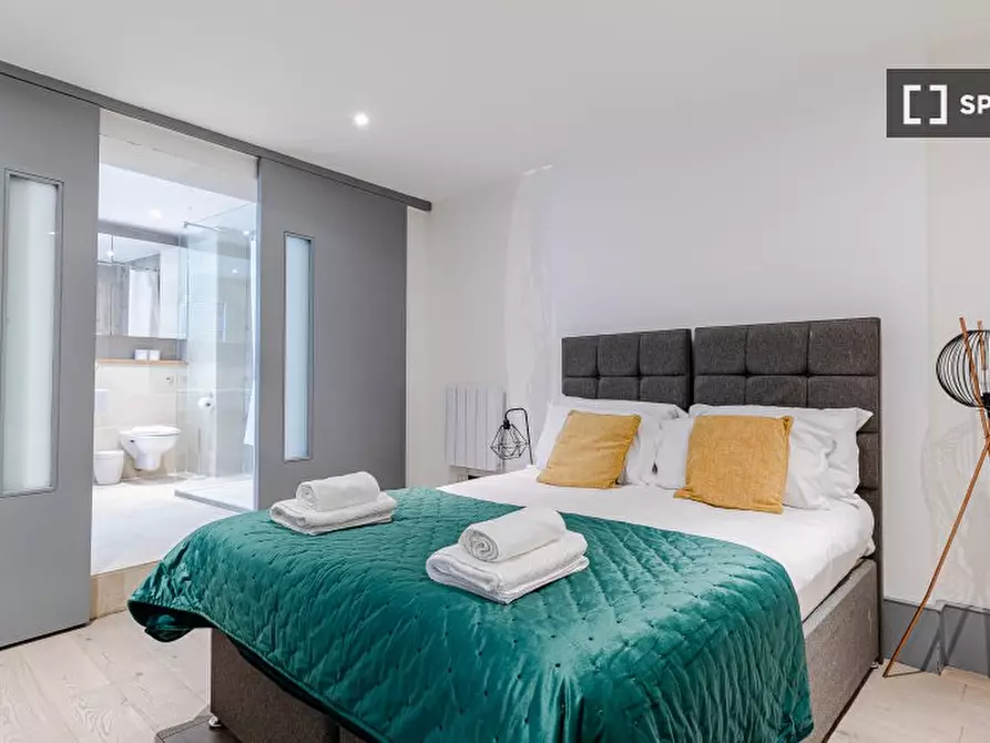 Immagine 15 di Appartamento in affitto  in Lower Ground a Kensington