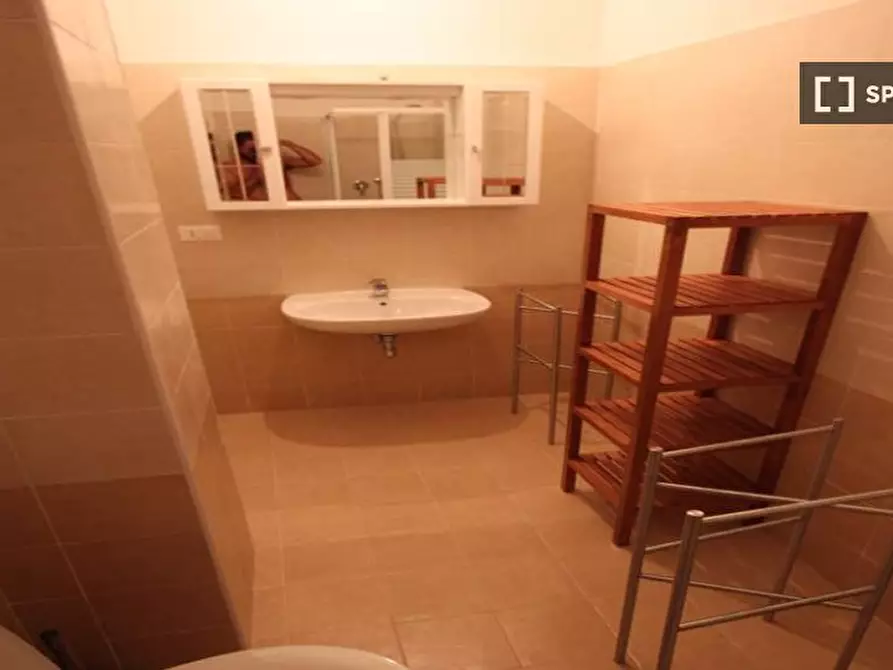 Immagine 16 di Camera condivisa in affitto  in Viale Sondrio a Milano