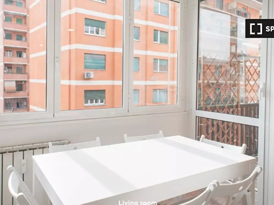 Immagine 9 di Camera condivisa in affitto  in Via Luca Valerio a Roma