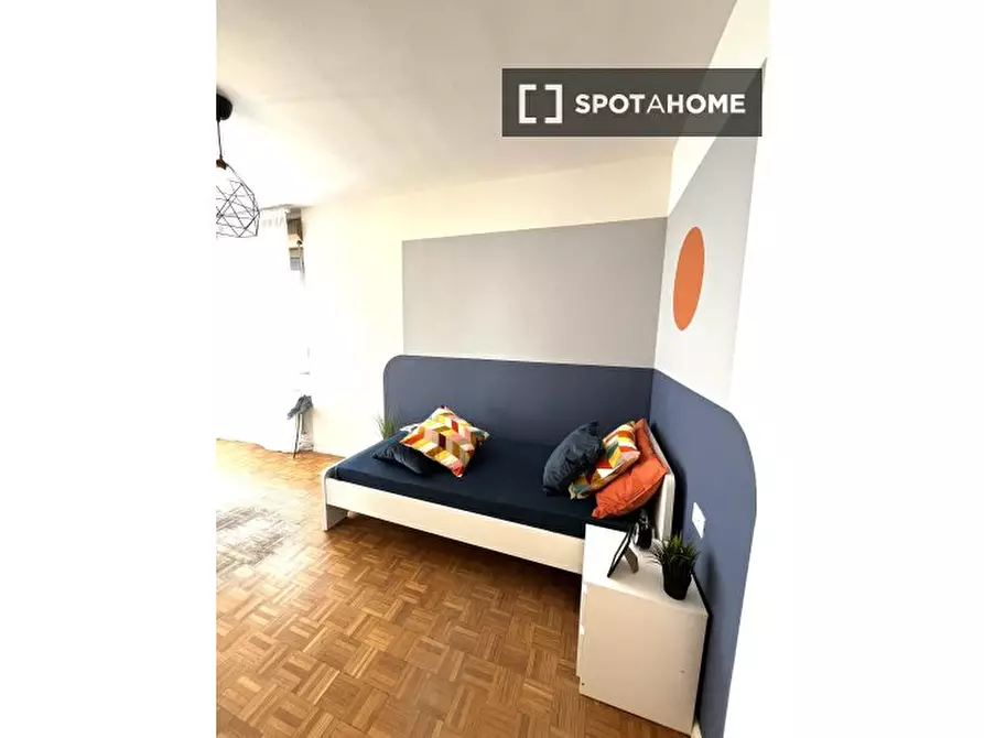 Immagine 4 di Camera condivisa in affitto  in Meda a Milano