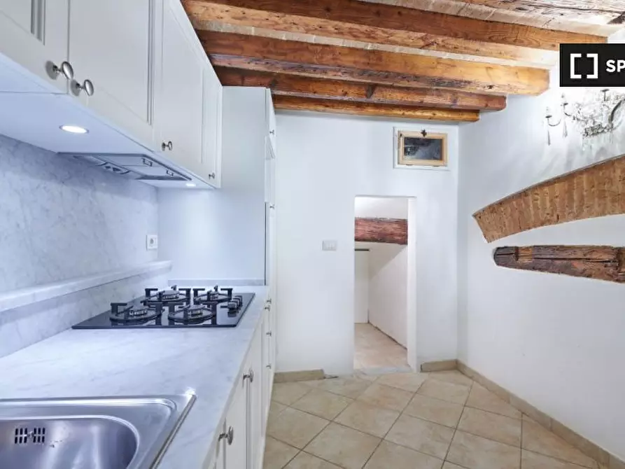 Immagine 6 di Appartamento in affitto  in Via dei Leoni a Firenze