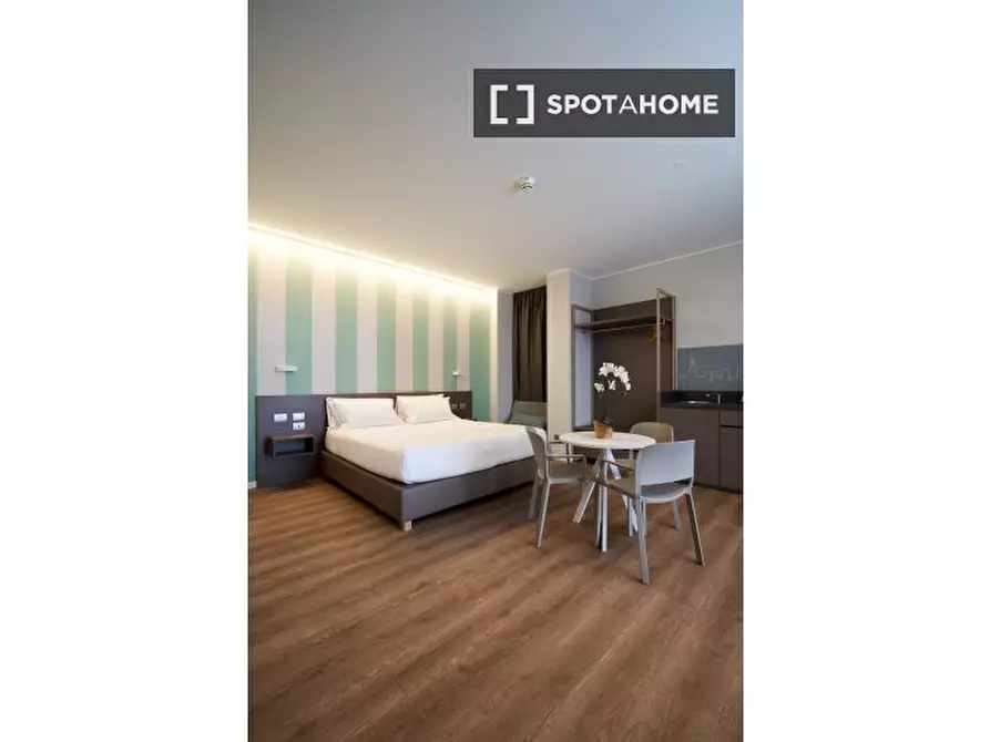 Immagine 10 di Ufficio in affitto  in Piazza Tirana a Milano