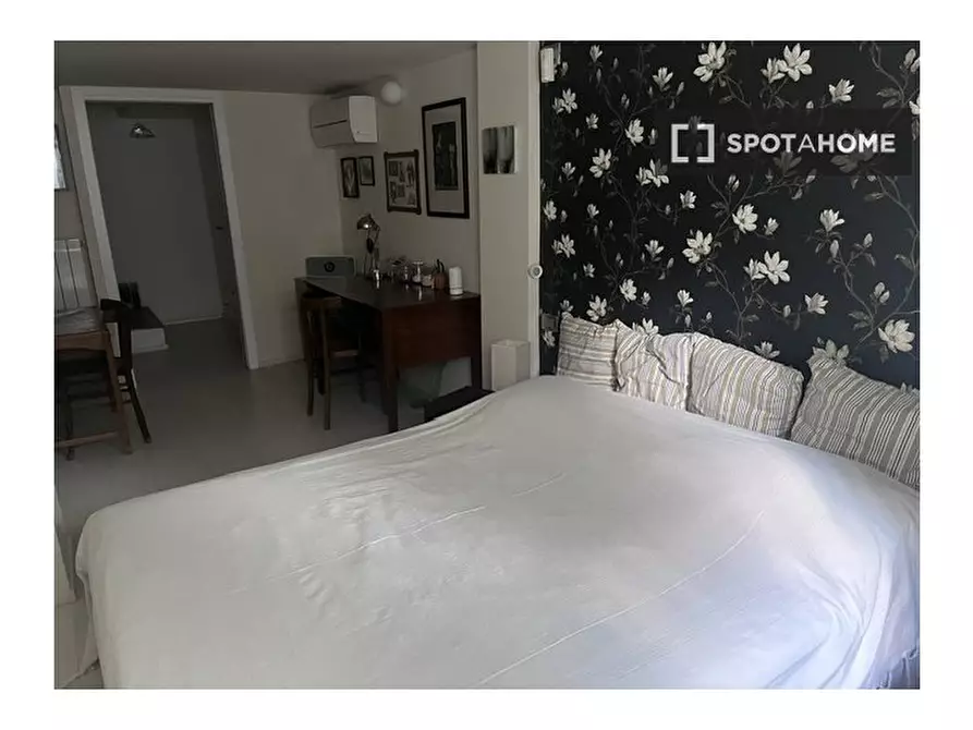Immagine 2 di Camera condivisa in affitto  in Via Giuseppe Luosi a Milano