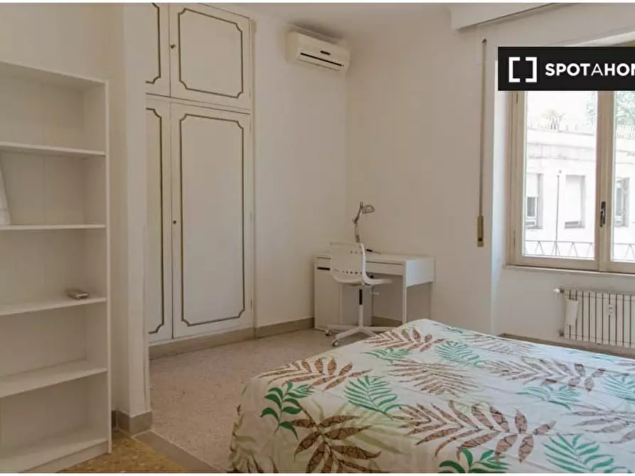 Immagine 1 di Camera condivisa in affitto  in Via Tito Omboni a Roma